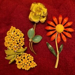 3 Vintage Gold Tone Enamel Daisy Rose Brooch Pins